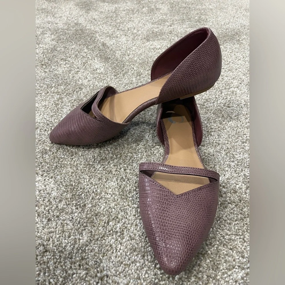Journee Collection Women's Textured Flats in Mauve